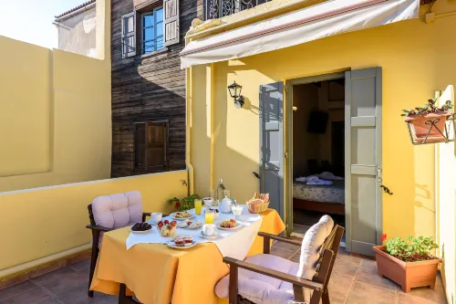 Belmondo Hotel Dining Photos