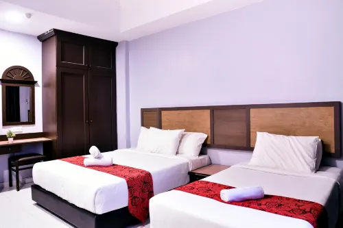 Leisure Cove Hotel and Apartments Photos