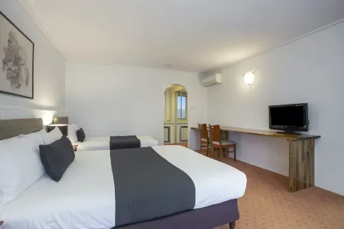 Central Court Motel Warrnambool Photos