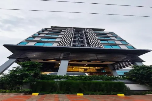 EASTERN HOTEL BOJONEGORO Eksterior Photos