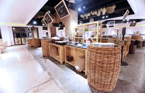 Hotel Royal Padjadjaran Bogor Dining Photos