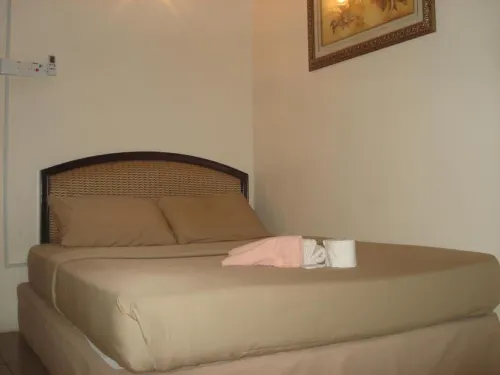 Kawana Tourist Inn Kamar Photos