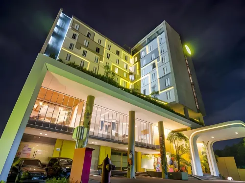 Yello Hotel Jemursari Eksterior Photos