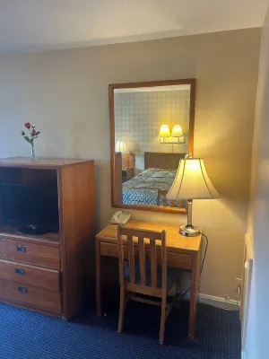 Budget Host Alexandria Rooms Photos