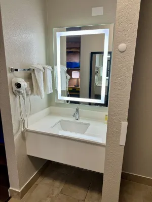 Days Inn by Wyndham Sarasota I-75 Chambres Photos