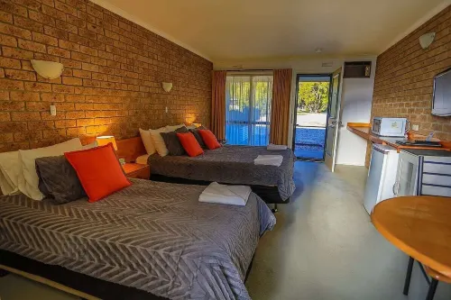 Mountain View Motor Inn & Holiday Lodges Huoneet Photos