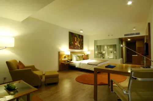 Radisson Blu Plaza Hotel Hyderabad Banjara Hills Rooms Photos