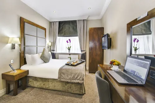 Gem Langham Court Hotel Rooms Photos