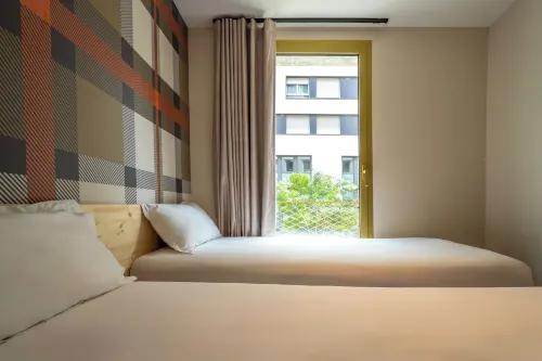 easyHotel Marseille Euromed Photos