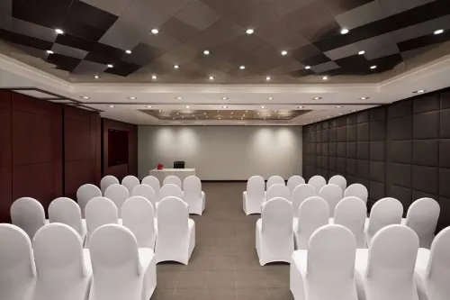 Ramada Plaza by Wyndham Dubai Deira Espaces Affaires Photos