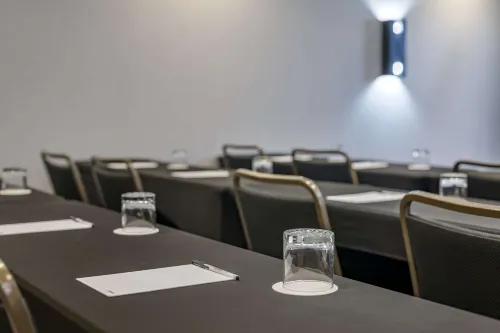 Cambria Hotel Ft Lauderdale, Airport South & Cruise Port Business Photos