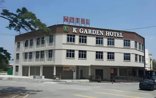 K GARDEN HOTEL PARIT BUNTAR Extérieur Photos