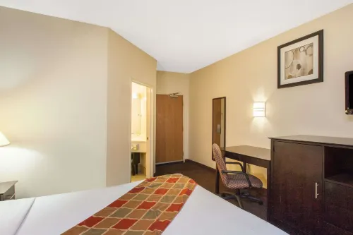 Travelodge by Wyndham Romulus Detroit Airport Zimmer Photos