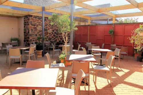 Opal Inn Hotel, Motel, Caravan Park Restauration Photos