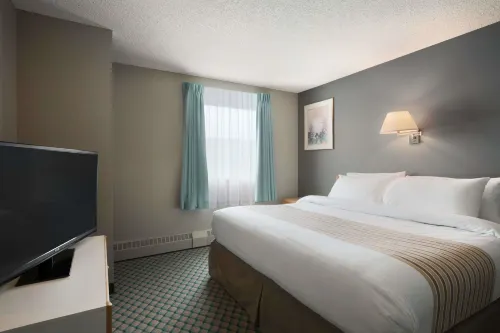Travelodge by Wyndham Edmonton Airport Rum Photos