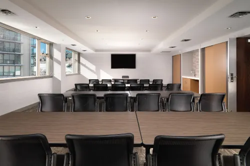 Chateau Victoria Hotel & Suites Business Facilities Photos