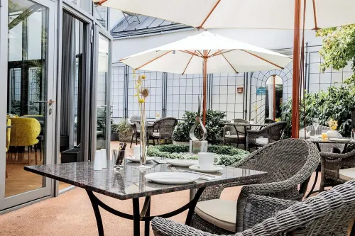 Altstadthotel Messerschmitt Dining Photos