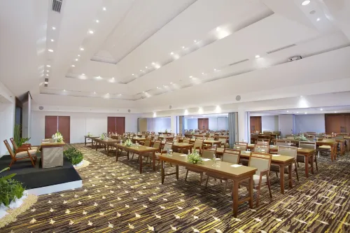 The Magani Hotel and Spa Fasilitas Bisnis Photos