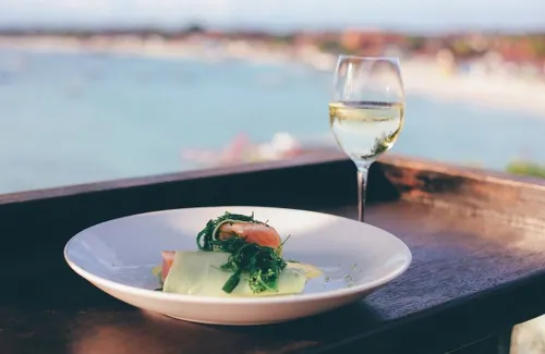 Batu Karang Lembongan Resort & Spa Dining Photos