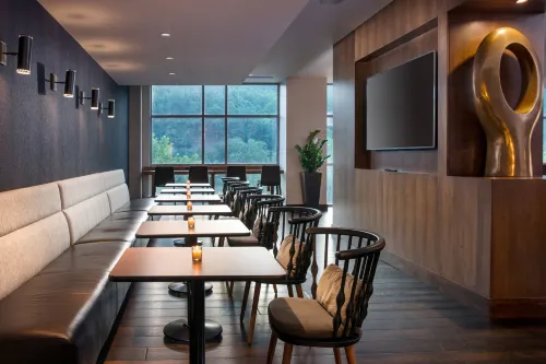 Morgantown Marriott at Waterfront Place Dining Photos