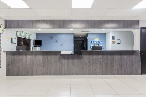 Days Inn by Wyndham Sarasota I-75 Espaces publics Photos