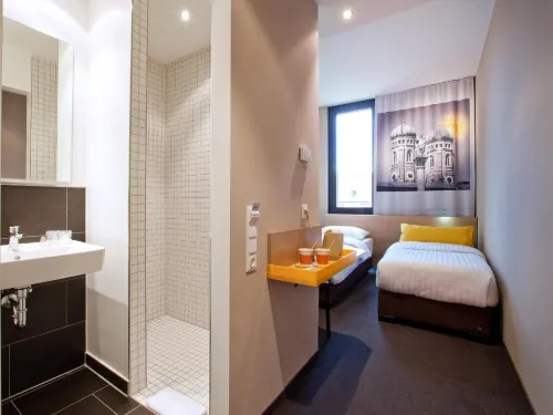B&B HOTEL München-Moosach Photos