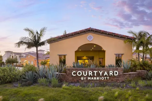 Courtyard Santa Barbara Goleta Exteriör Photos