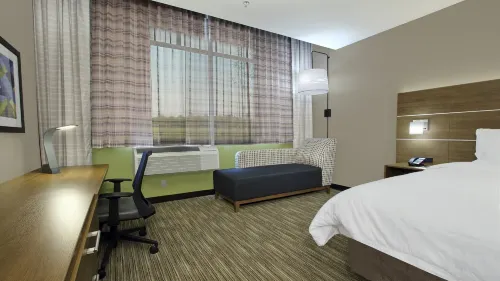 Holiday Inn Express & Suites Dallas-Frisco NW Toyota Stdm Rooms Photos