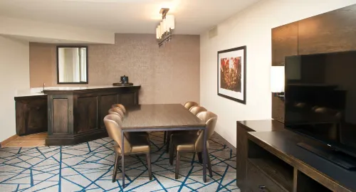 Embassy Suites by Hilton Detroit Livonia Novi الغرف Photos