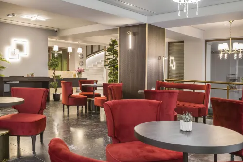 Royalty Hotel Athens Restauration Photos