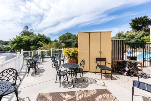 Quality Inn & Suites Capitola by the Sea Espaces publics Photos