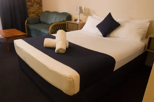 Lancaster Court Motel Rooms Photos