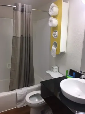 Motel 6 Phoenix, AZ - West Photos