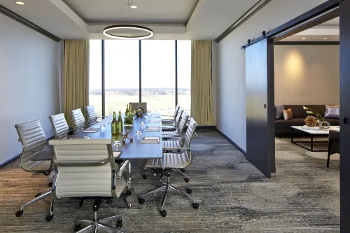 Renaissance St. Louis Airport Hotel Business Facilities Photos