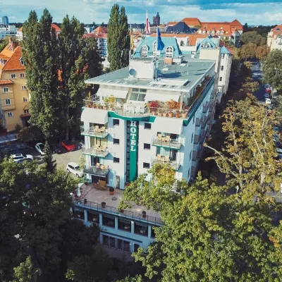 Bernstein Hotel Villa Kastania Extérieur Photos