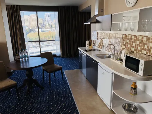 Parkside Hotel & Apartments Photos
