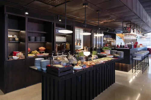 Radisson Red Helsinki Restauration Photos