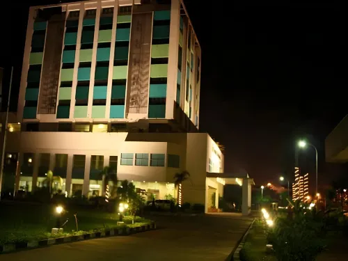 Grand Mahkota Hotel Pontianak Eksterior Photos
