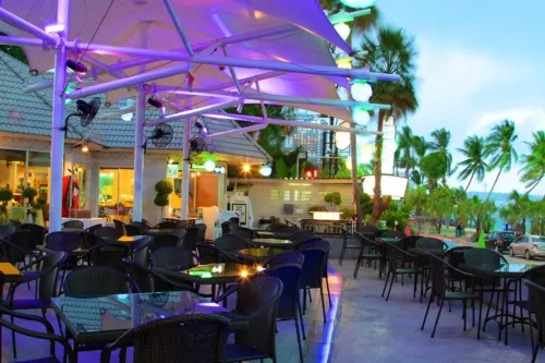 Pattaya Discovery Beach Hotel Restauration Photos