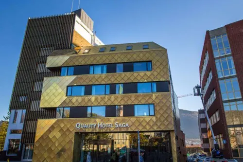 Quality Hotel Saga Exteriör Photos