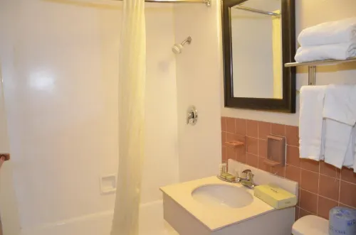 FairBridge Inn Express Buffalo Airport Williamsville Rooms Photos