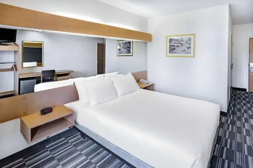 Microtel Inn & Suites by Wyndham Plattsburgh Phòng Photos
