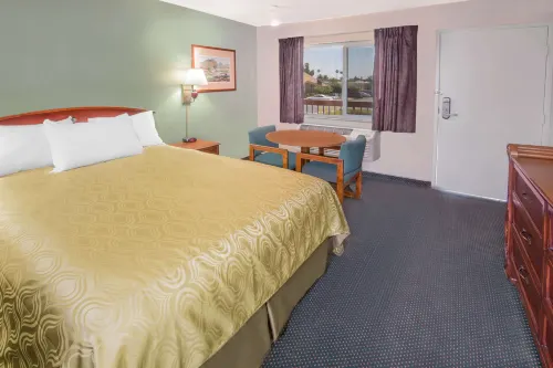 Days Inn by Wyndham Ontario Airport Camere Photos