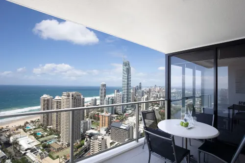 Mantra Circle on Cavill Surfers Paradise Near Hotel Photos