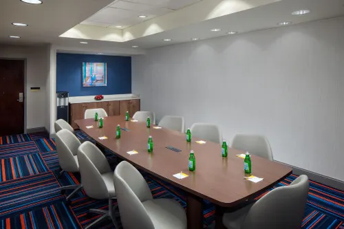 Hampton Inn by Hilton Garden City Long Island Espaces Affaires Photos