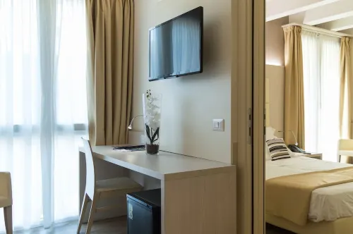 Hotel Alexander Rooms Photos