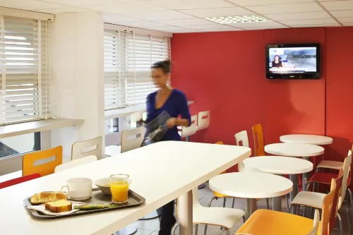 Premiere Classe Besancon - Ecole Valentin Dining Photos