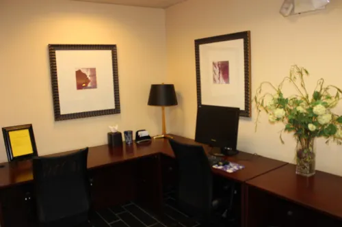 Holiday Inn Express & Suites Atlanta-Emory University Area Photos