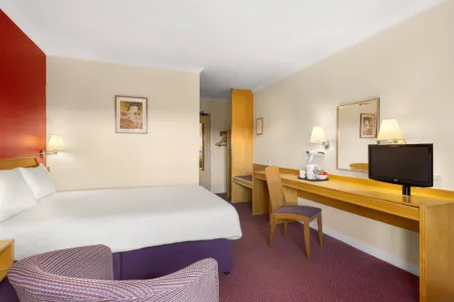 Days Inn by Wyndham Hamilton Photos