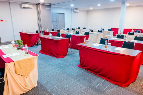 Three Eight Front One Boutique Batu Malang Fasilitas Bisnis Photos